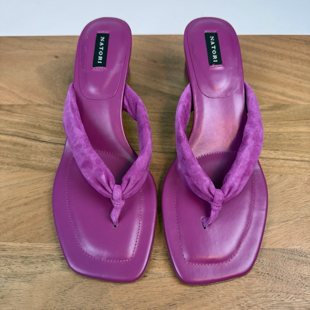 New Womens Natori Bay Suede Thong Heel Sandals Size 8.5 M NWOB